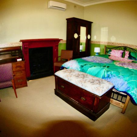 Historic Star Lodge And Station Masters House Narrandera Extérieur photo