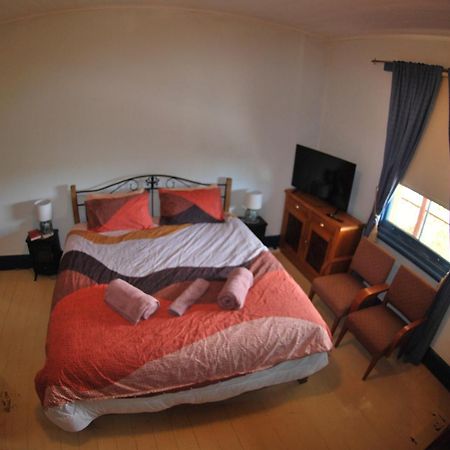 Historic Star Lodge And Station Masters House Narrandera Chambre photo