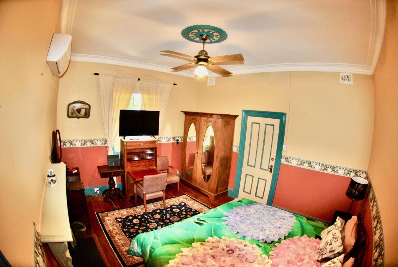 Historic Star Lodge And Station Masters House Narrandera Chambre photo