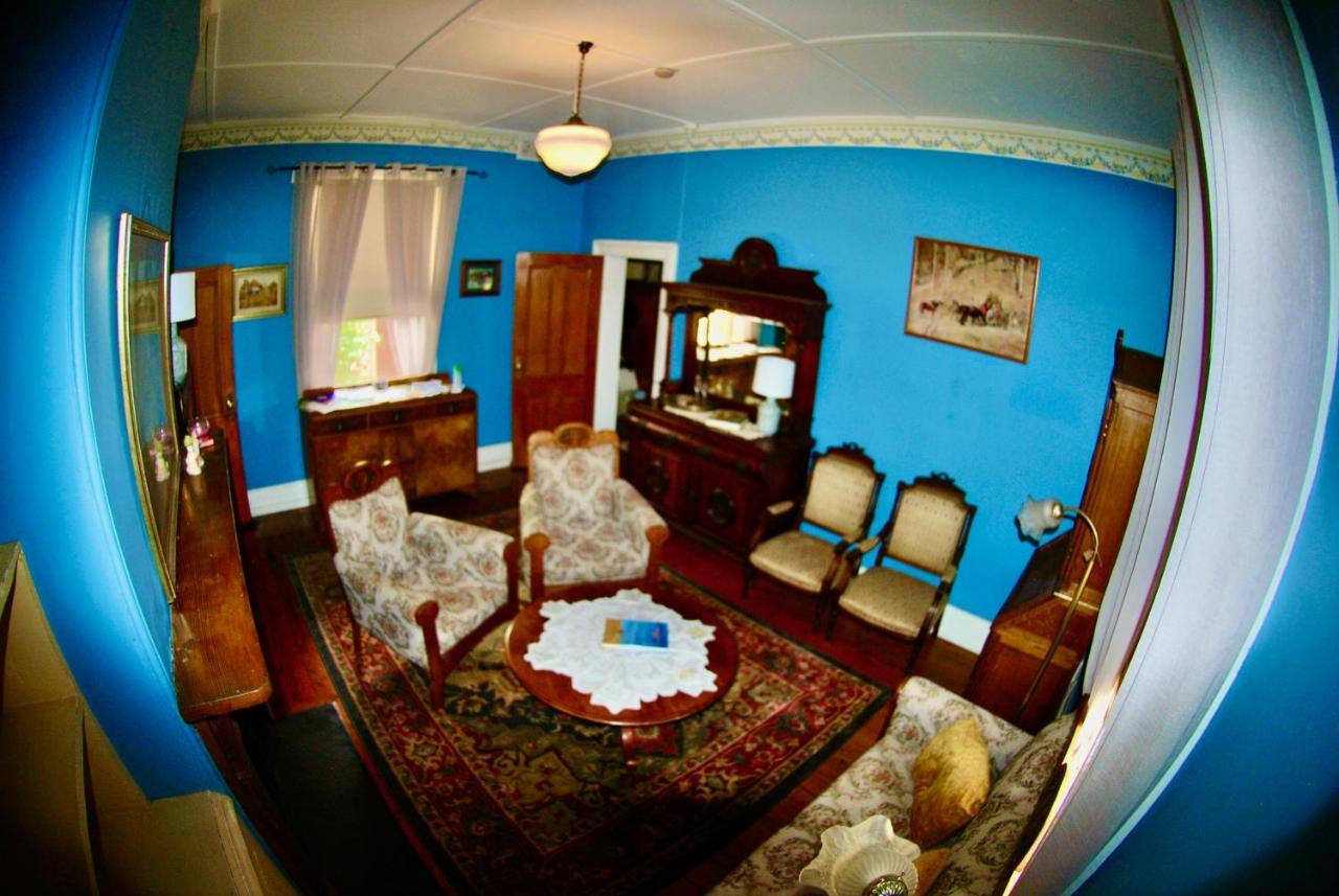 Historic Star Lodge And Station Masters House Narrandera Extérieur photo