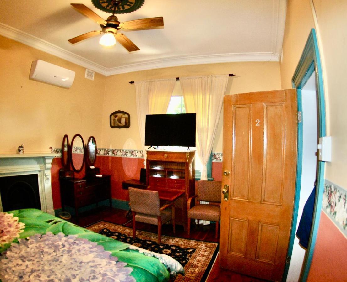 Historic Star Lodge And Station Masters House Narrandera Extérieur photo