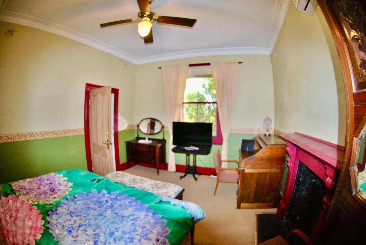 Historic Star Lodge And Station Masters House Narrandera Extérieur photo