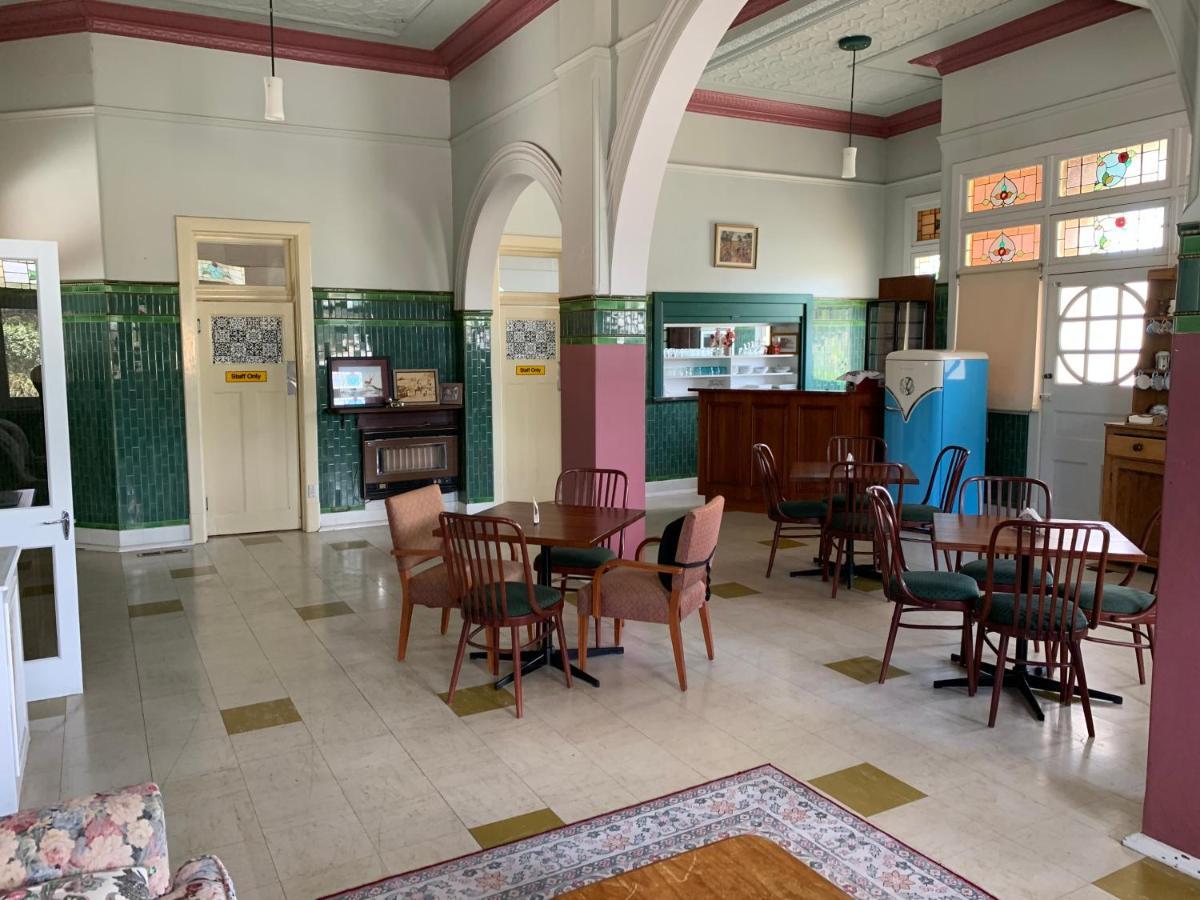 Historic Star Lodge And Station Masters House Narrandera Extérieur photo