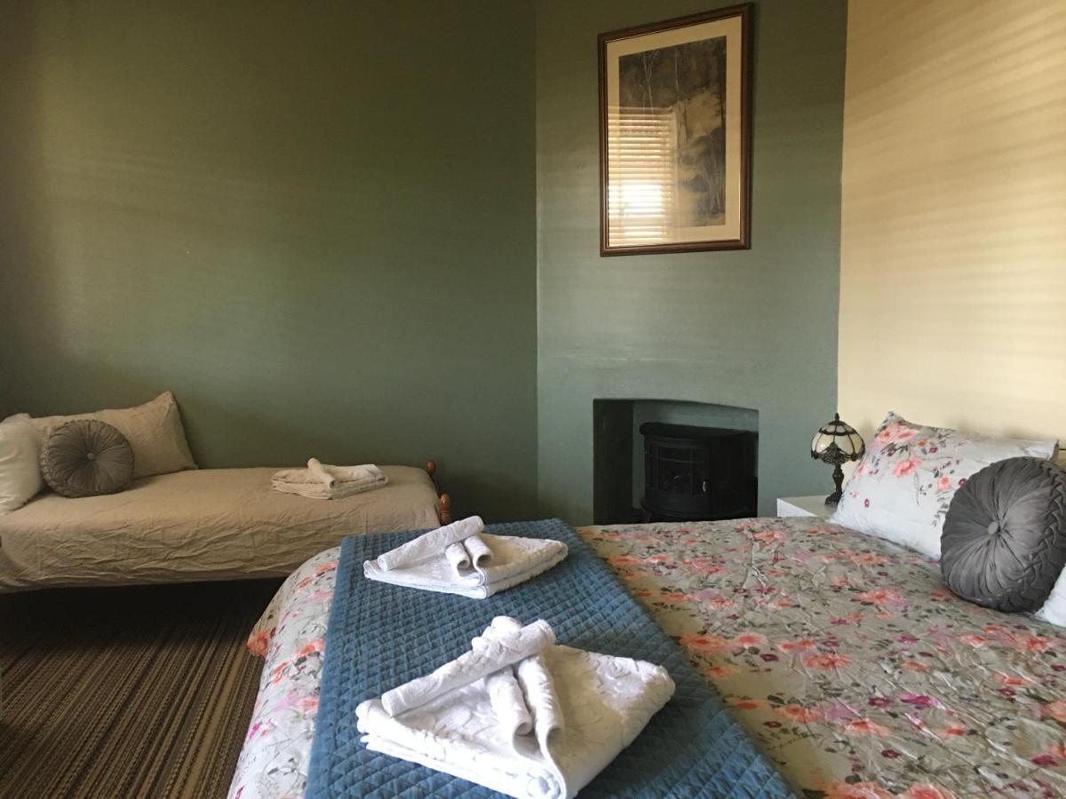 Historic Star Lodge And Station Masters House Narrandera Extérieur photo