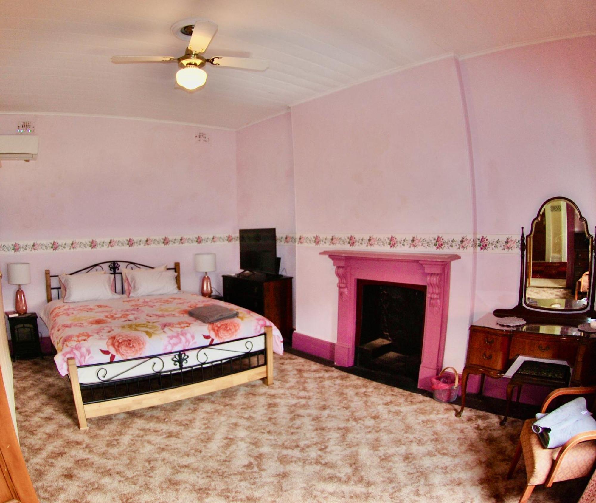 Historic Star Lodge And Station Masters House Narrandera Chambre photo