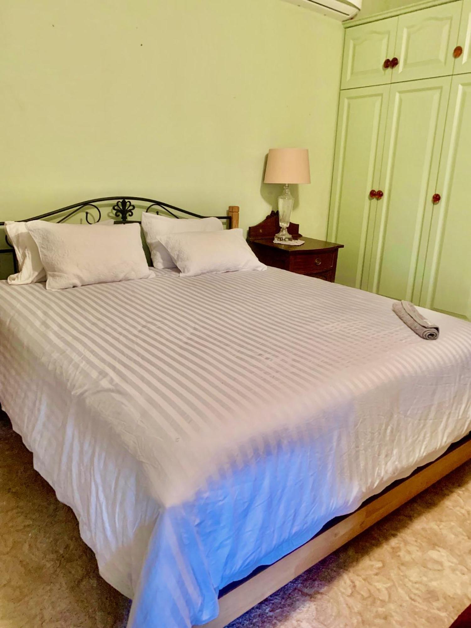Historic Star Lodge And Station Masters House Narrandera Chambre photo