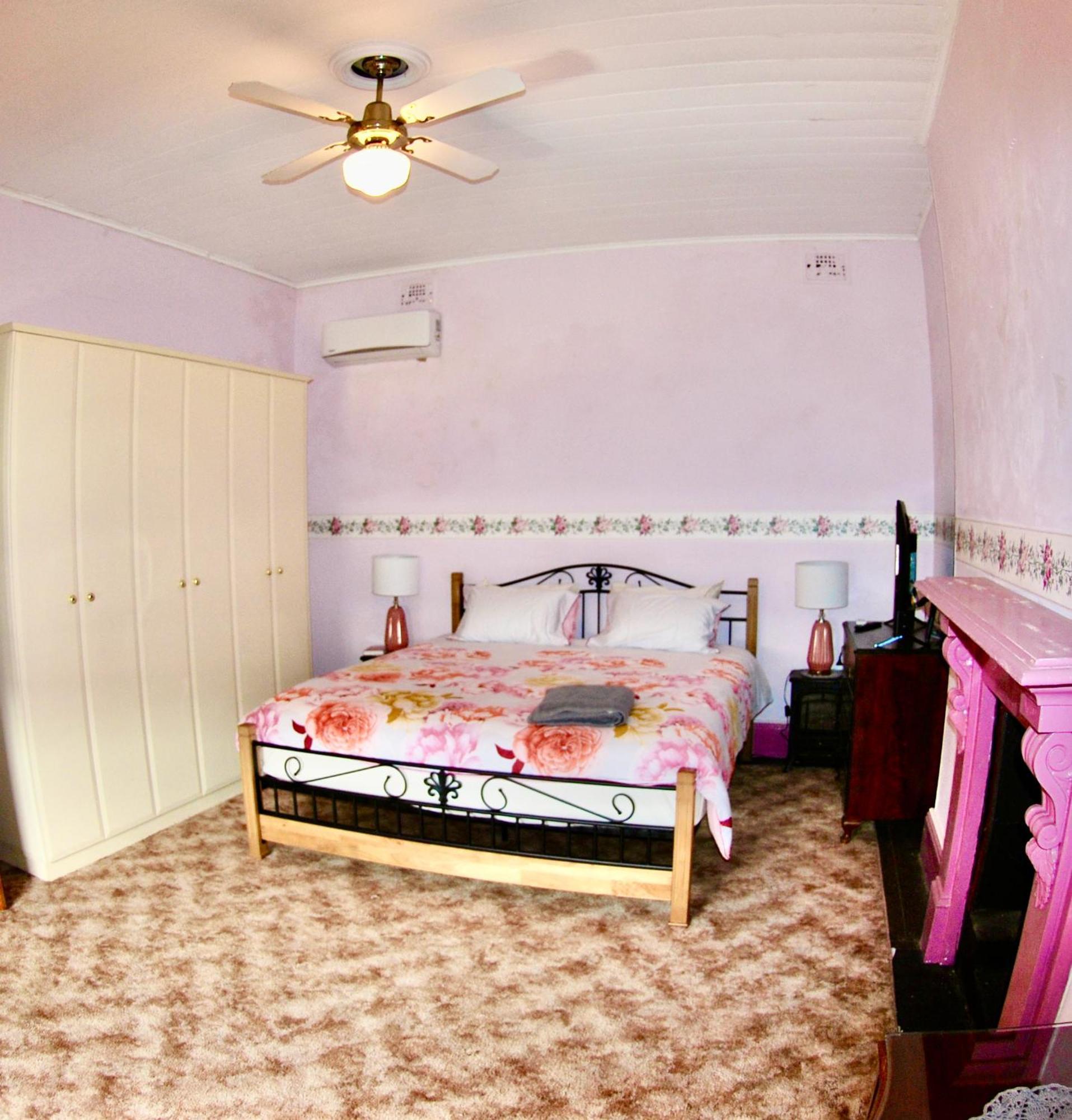 Historic Star Lodge And Station Masters House Narrandera Chambre photo
